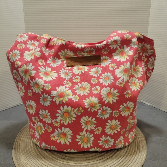 American Eagle Outfitters Handbags - ❣️NWT~ AMERICAN EAGLE TOTE BAG